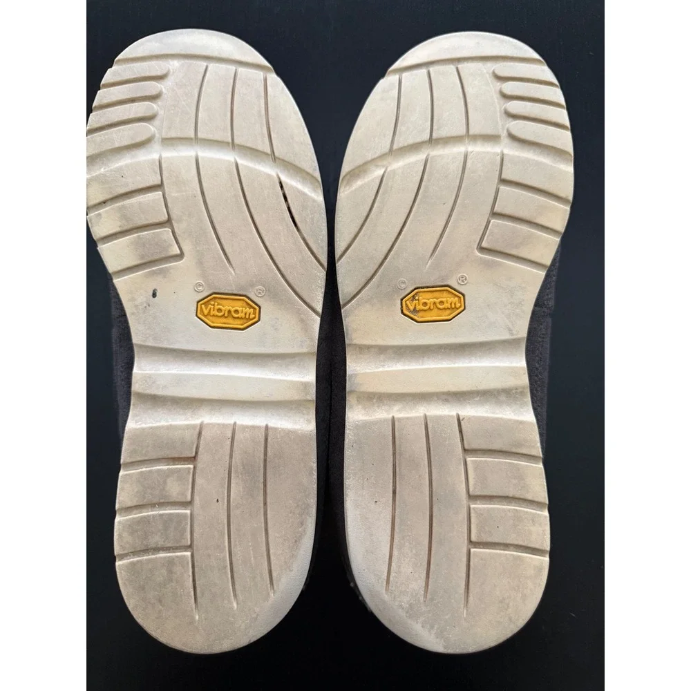 Timberland Abington Chukka Boot Mens 9.5M Gray Suede Lace-Up‎ Vibram Outsole